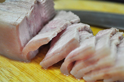 thit-lon-thom-trang-mem khử mùi hôi thịt lợn
