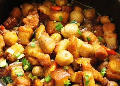 thit-kho-nam-rom thịt kho nấm rơm