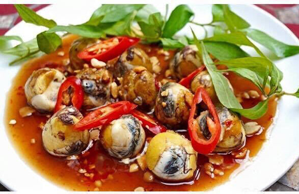 trung-cut-lon-xao-me Trứng cút lộn xào me