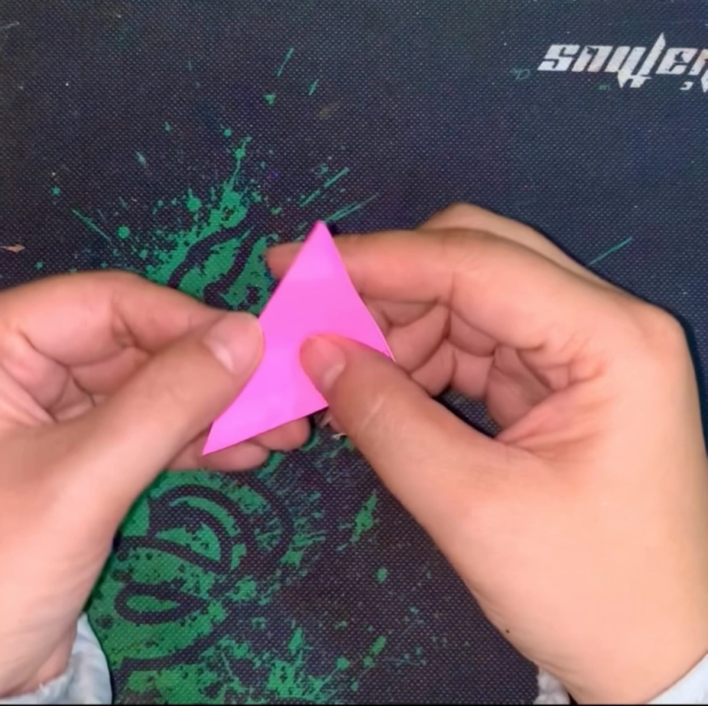 Gấp 2/3 hình tam giác